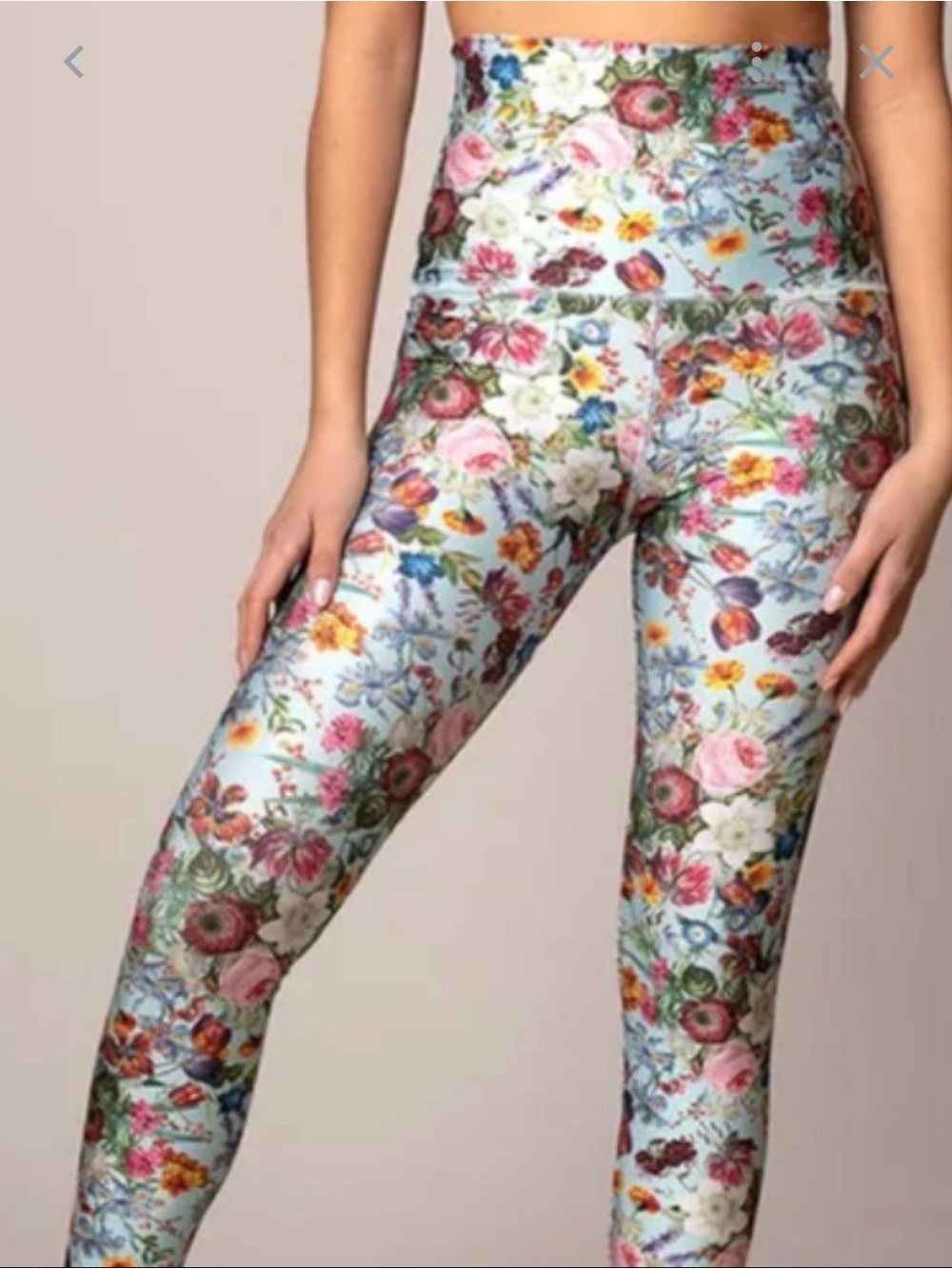 Emily Hsu Designs Blue Floral Leggings. Size: XS